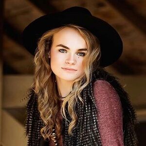 Wool flat brim hat- black